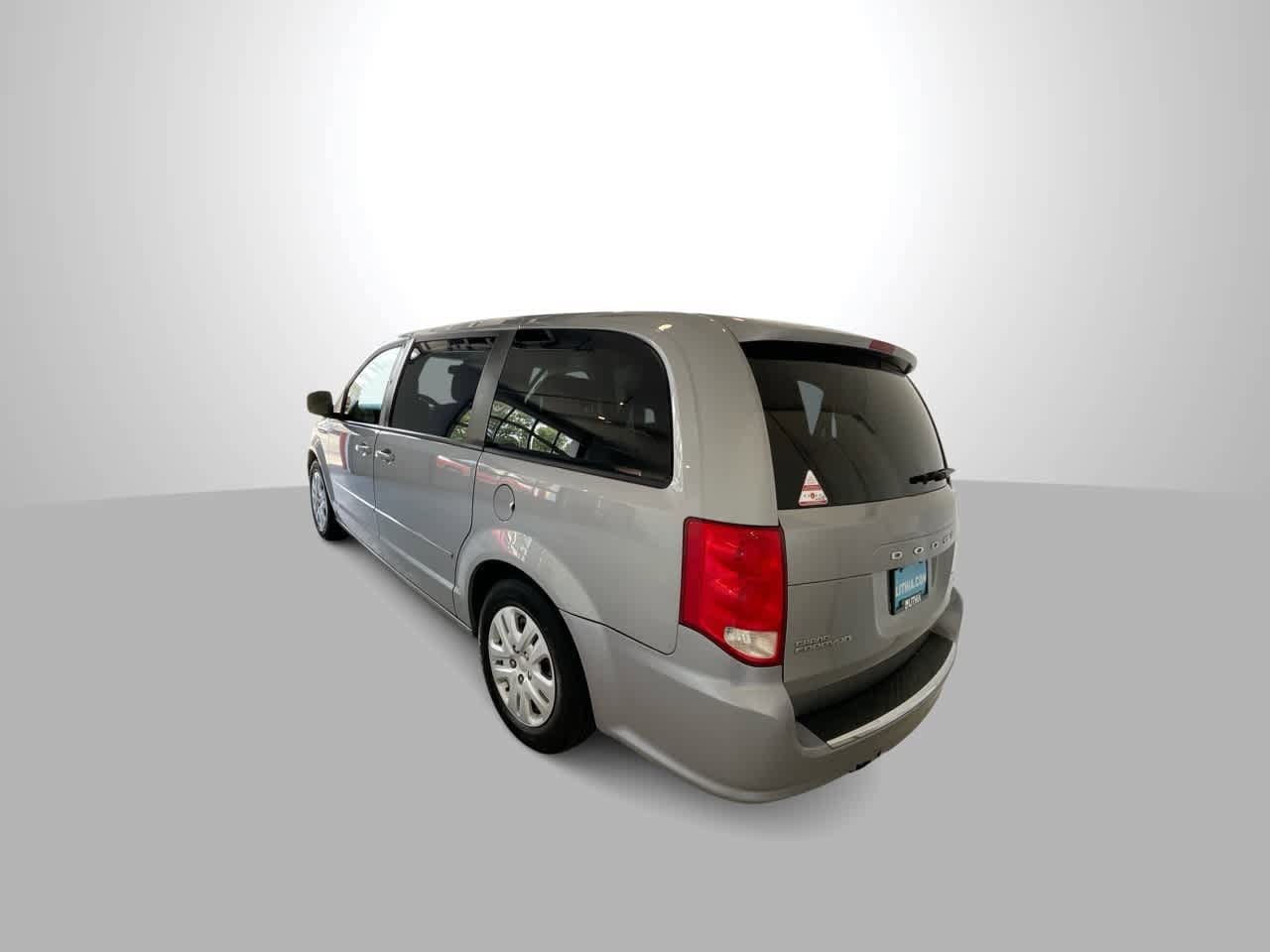 Thumbnail: 2017 Dodge Grand Caravan - 6
