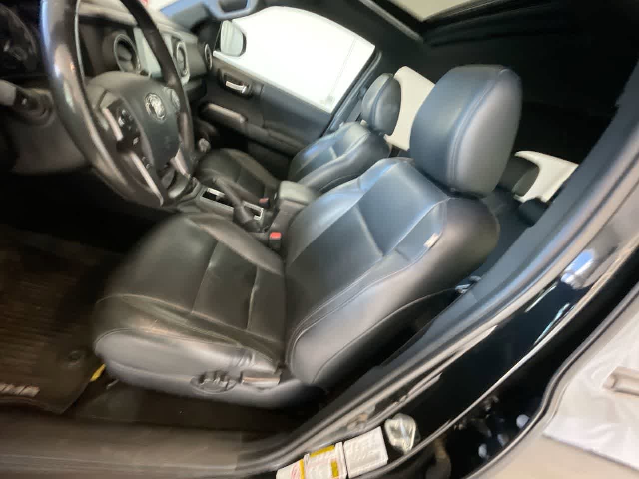 Thumbnail: 2019 Toyota Tacoma - 11