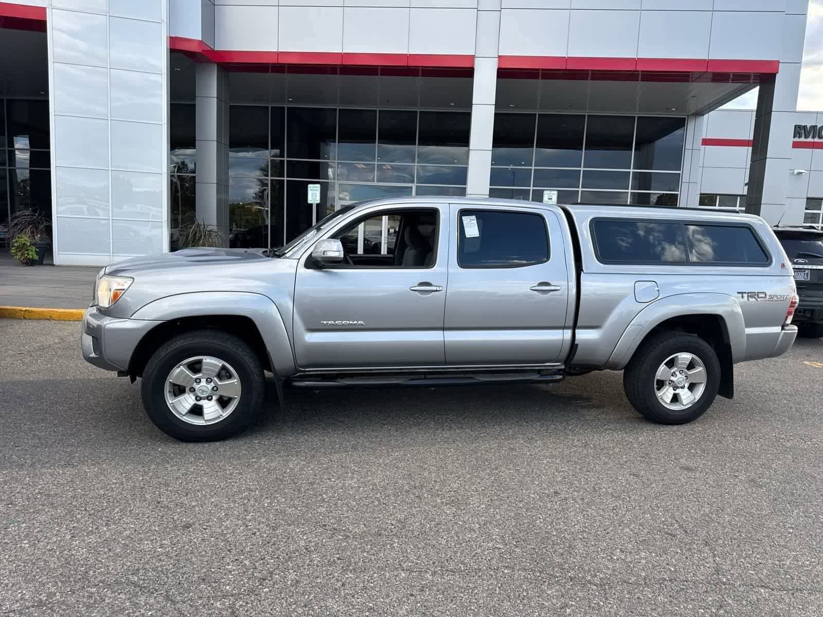 2015 Toyota Tacoma V6 photo 3