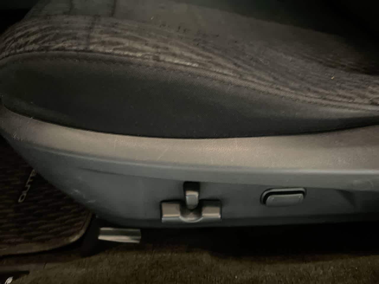 Thumbnail: 2012 Subaru Outback - 12
