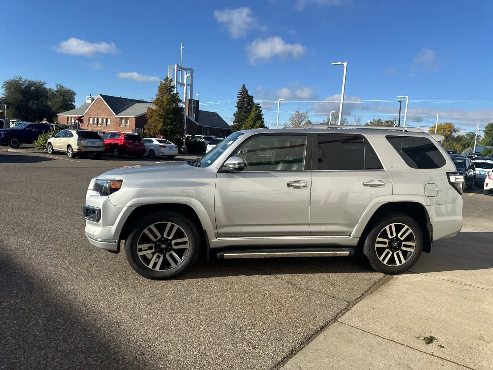 Thumbnail: 2020 Toyota 4Runner - 22