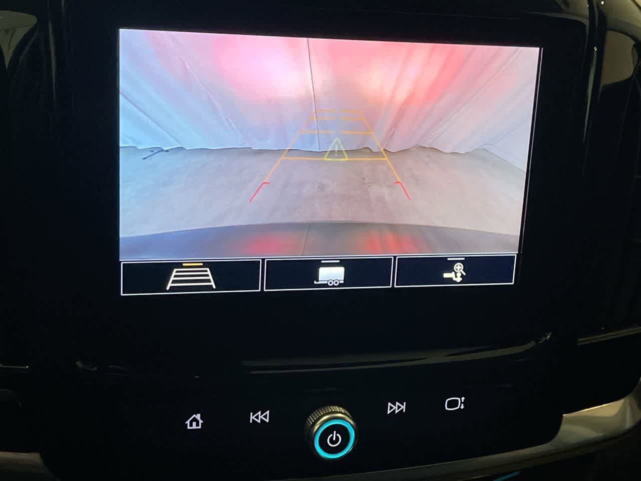 Thumbnail: 2021 Chevrolet Traverse - 17