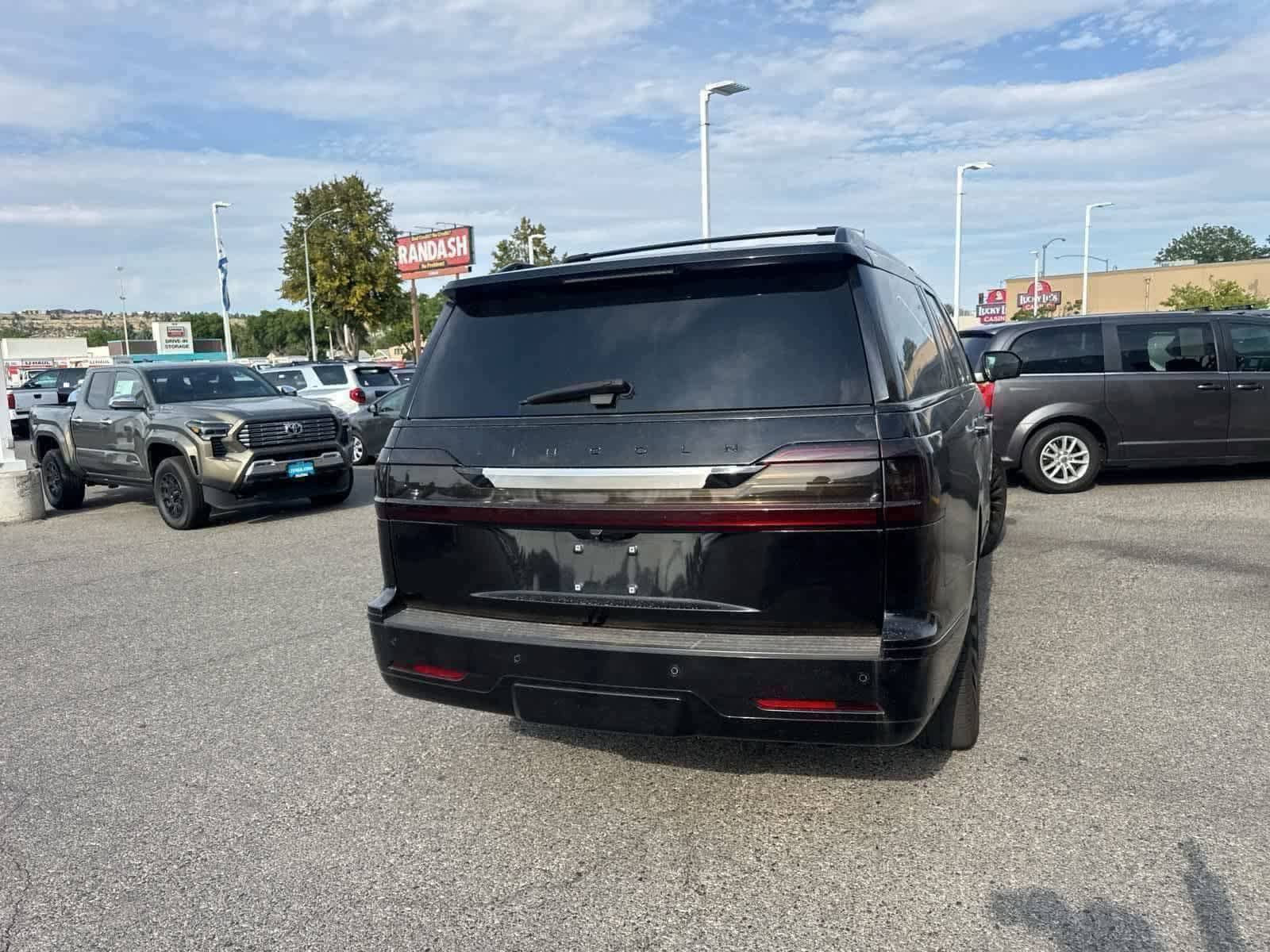 Thumbnail: 2019 Lincoln Navigator L - 14