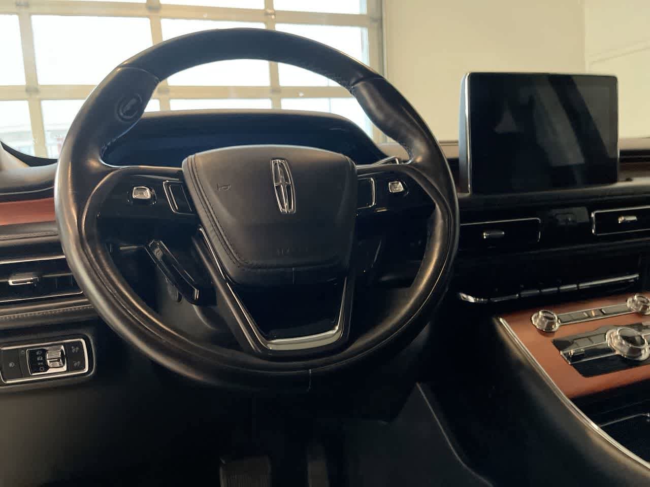 Thumbnail: 2020 Lincoln Aviator - 14