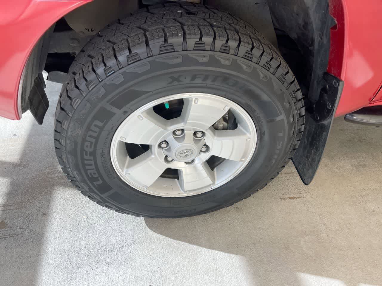 Thumbnail: 2013 Toyota Tacoma - 10