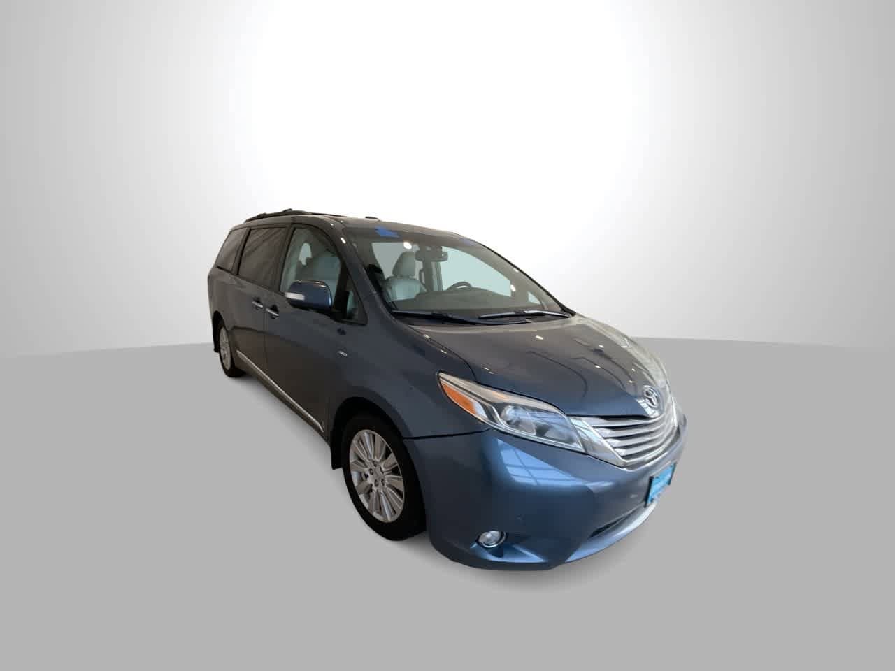 Thumbnail: 2017 Toyota Sienna - 2
