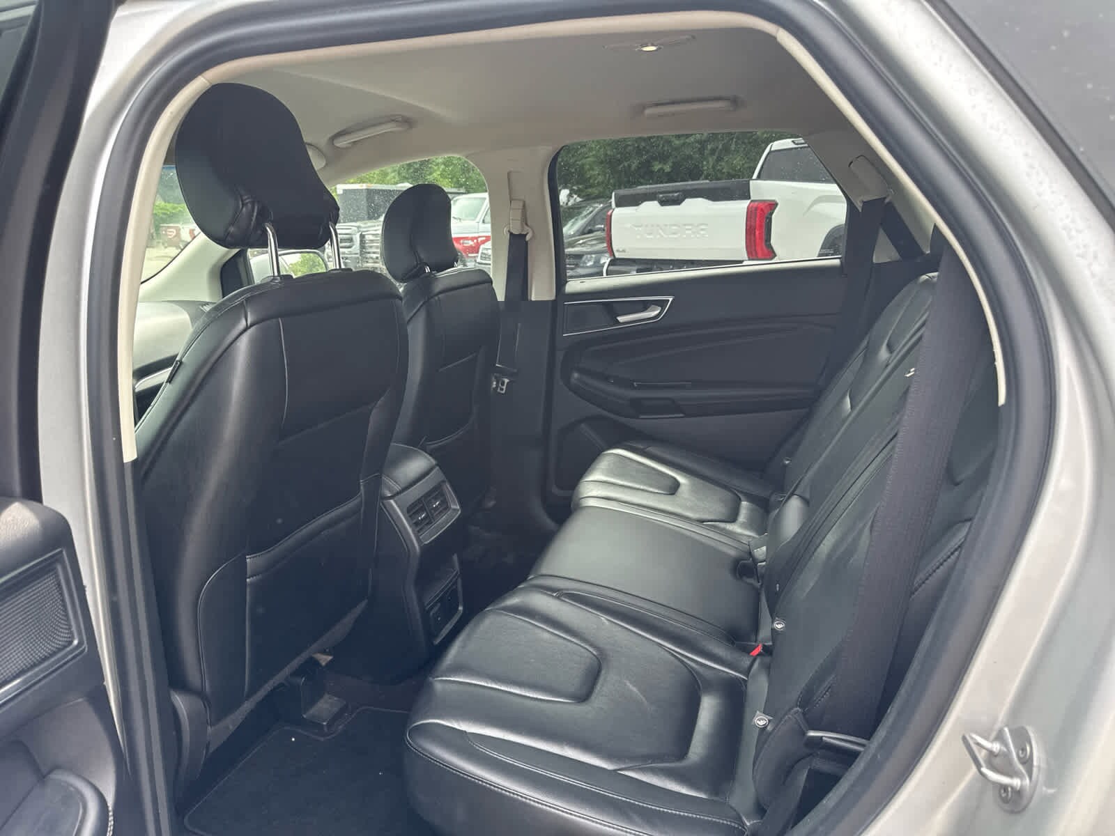 2019 Ford Edge Titanium 28