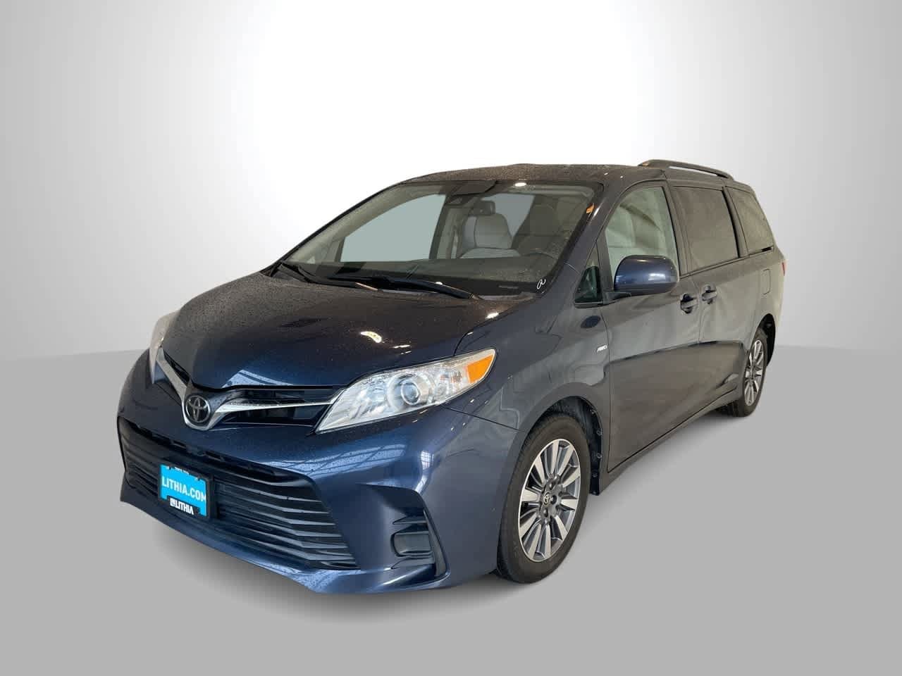 Thumbnail: 2020 Toyota Sienna - 1