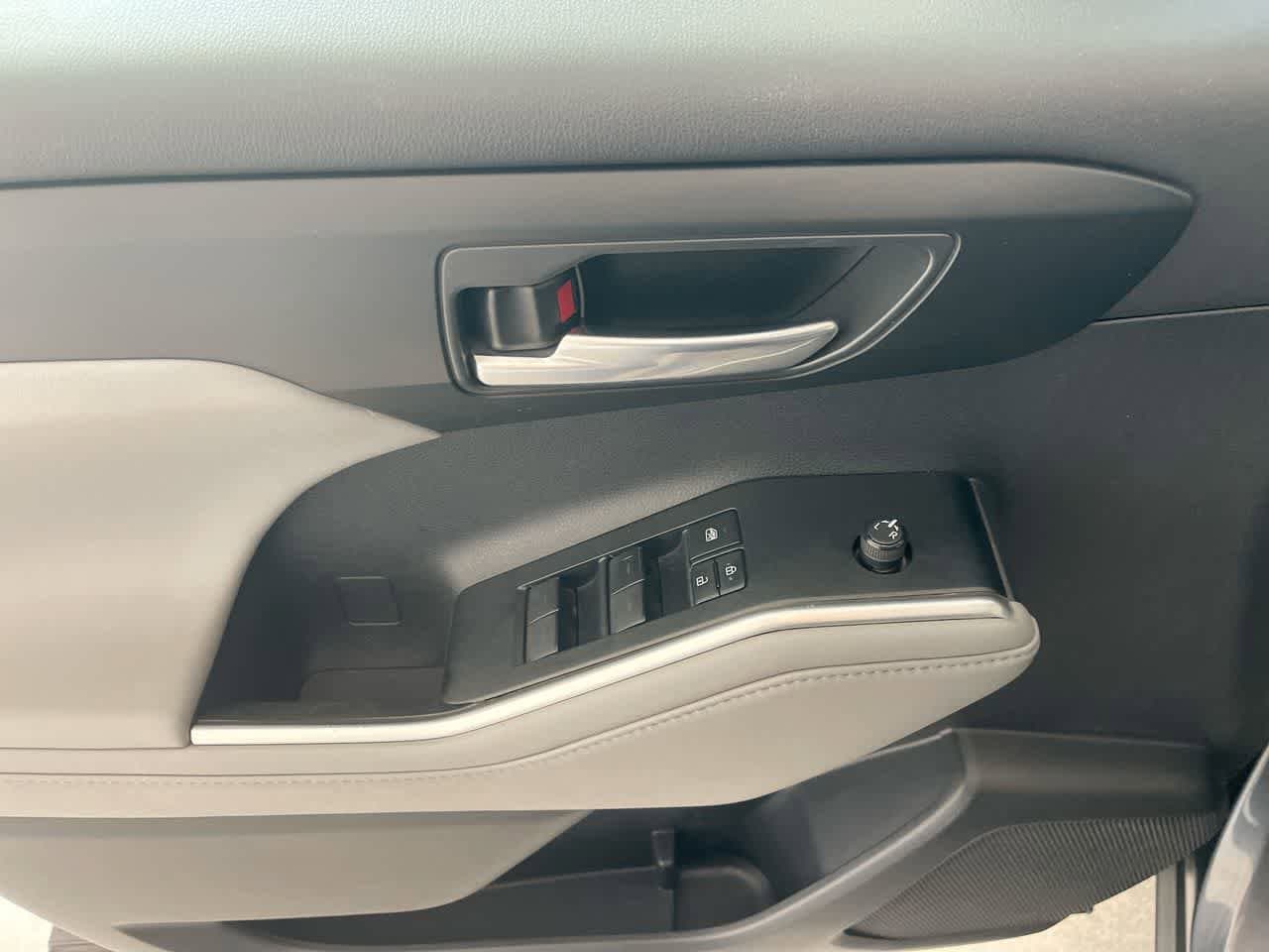 Thumbnail: 2020 Toyota Highlander - 13