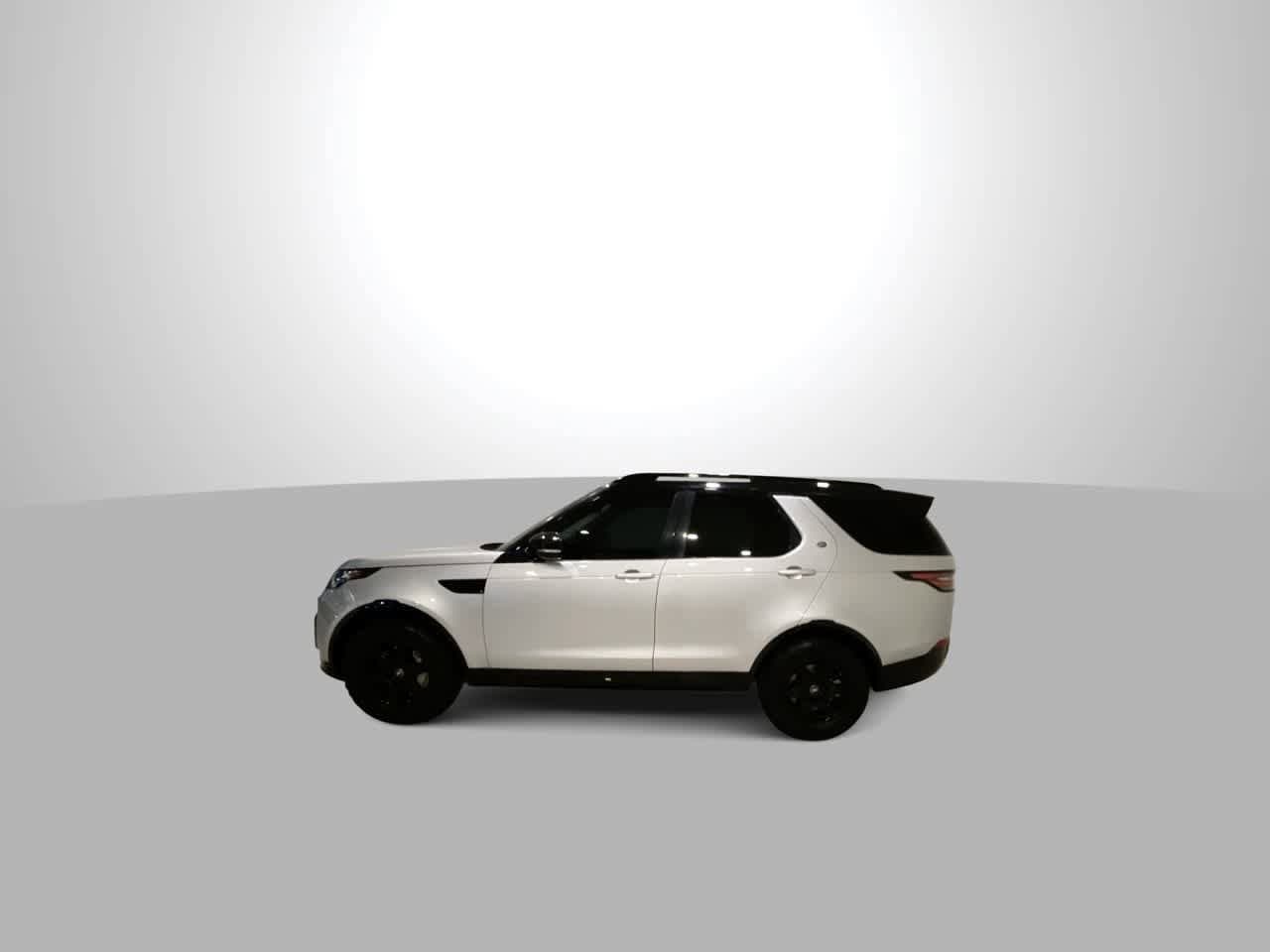 Thumbnail: 2020 Land Rover Discovery - 5