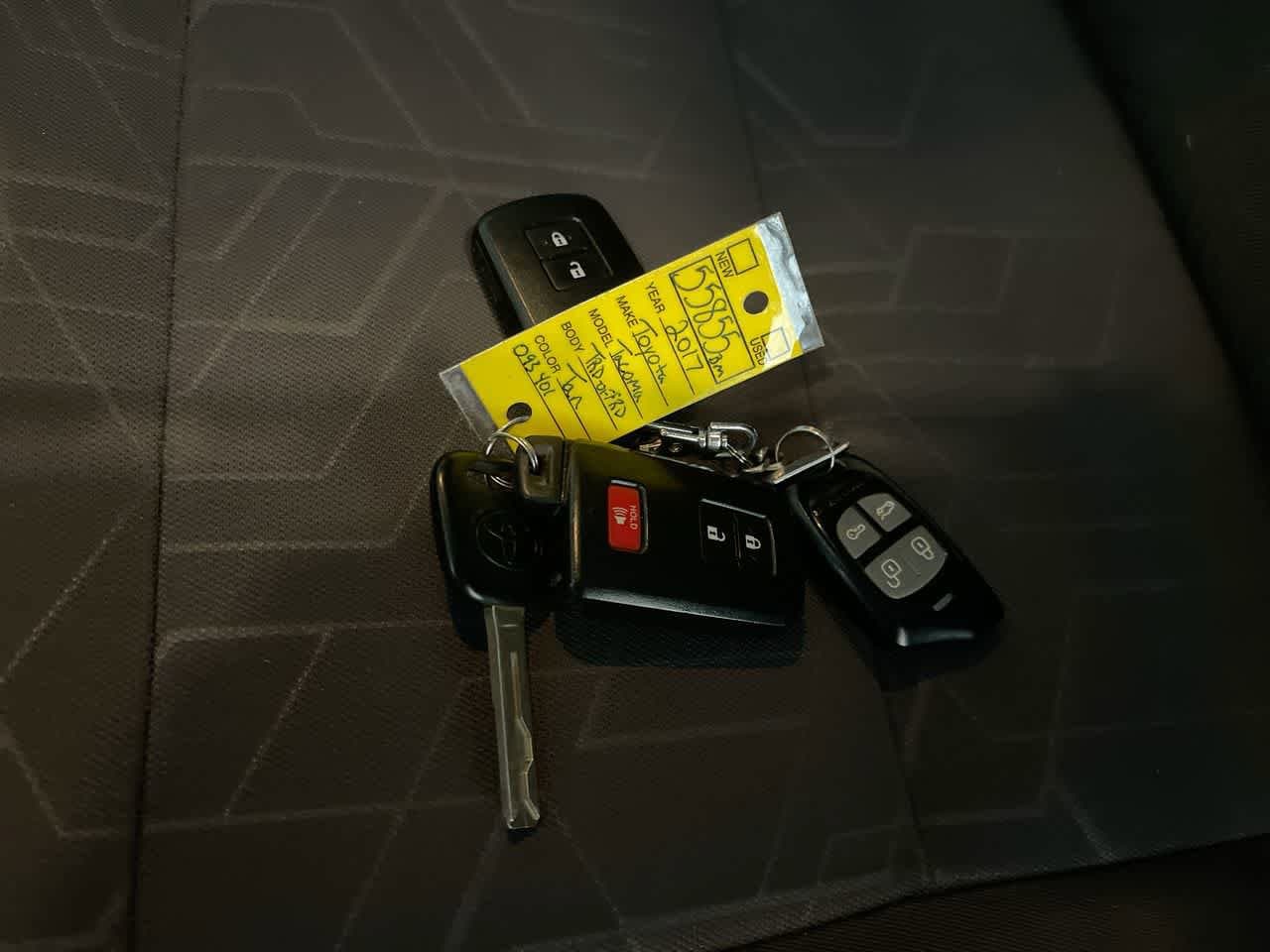 Thumbnail: 2017 Toyota Tacoma - 27