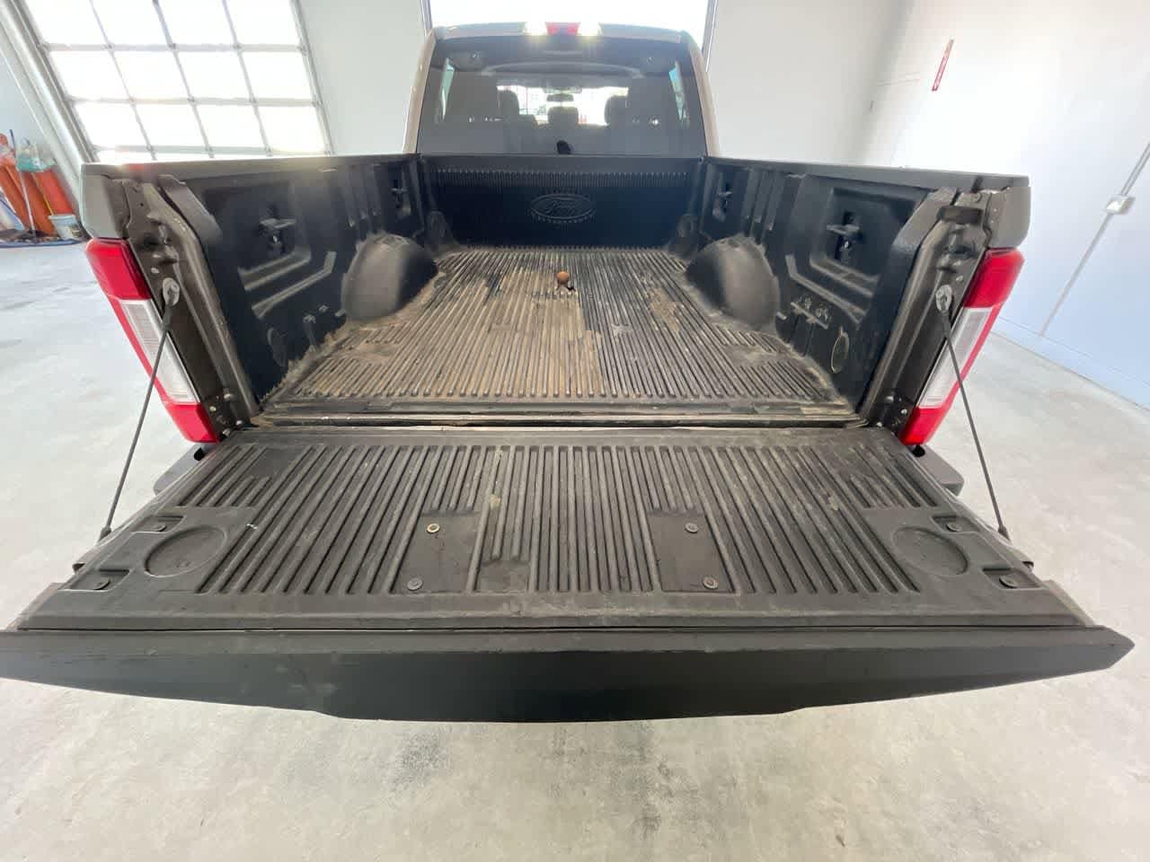 Thumbnail: 2018 Ford Econoline - 23