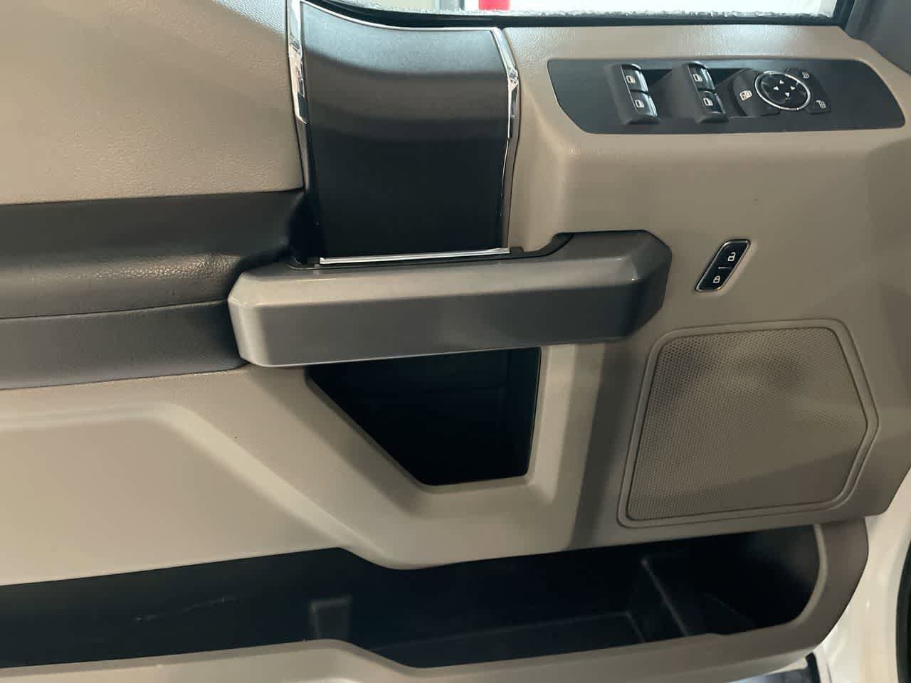 Thumbnail: 2017 Ford Econoline - 13