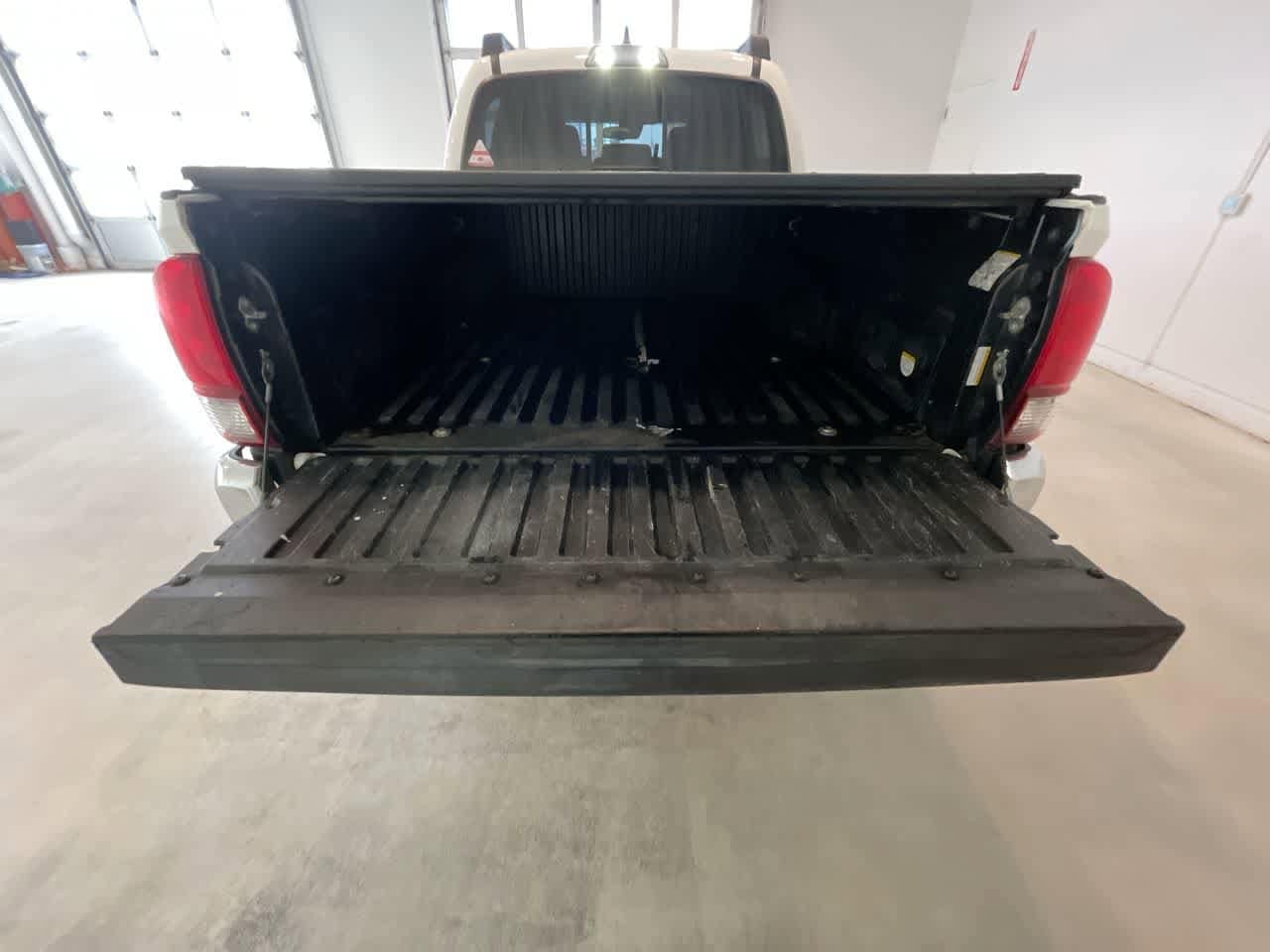 Thumbnail: 2018 Toyota Tacoma - 23