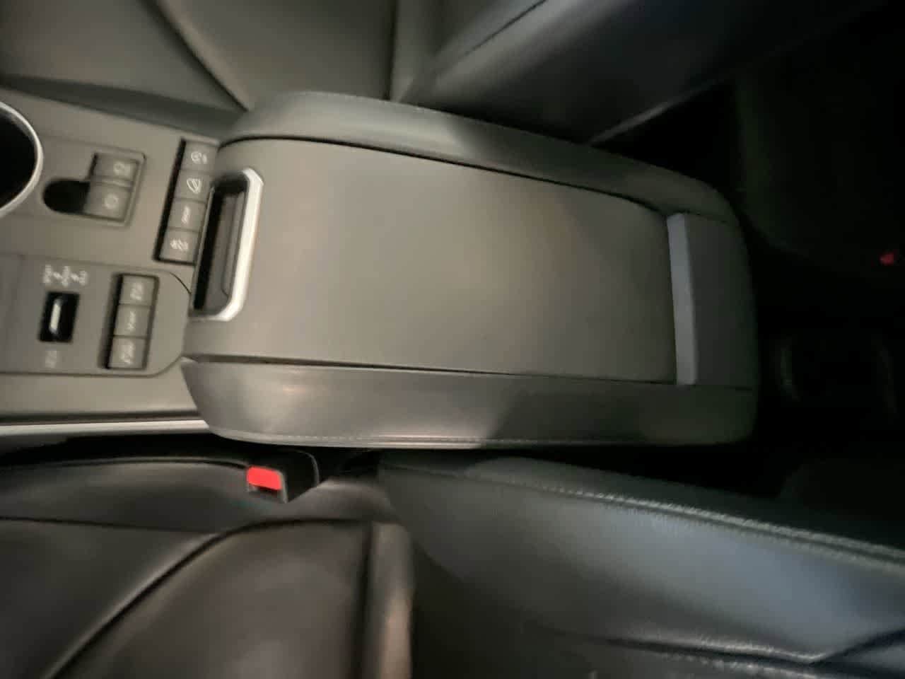 Thumbnail: 2020 Toyota Highlander - 21