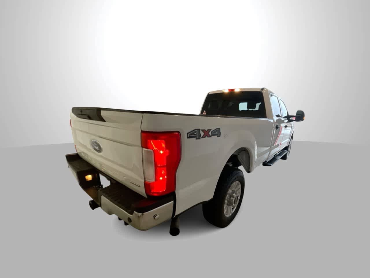 Thumbnail: 2017 Ford Econoline - 8