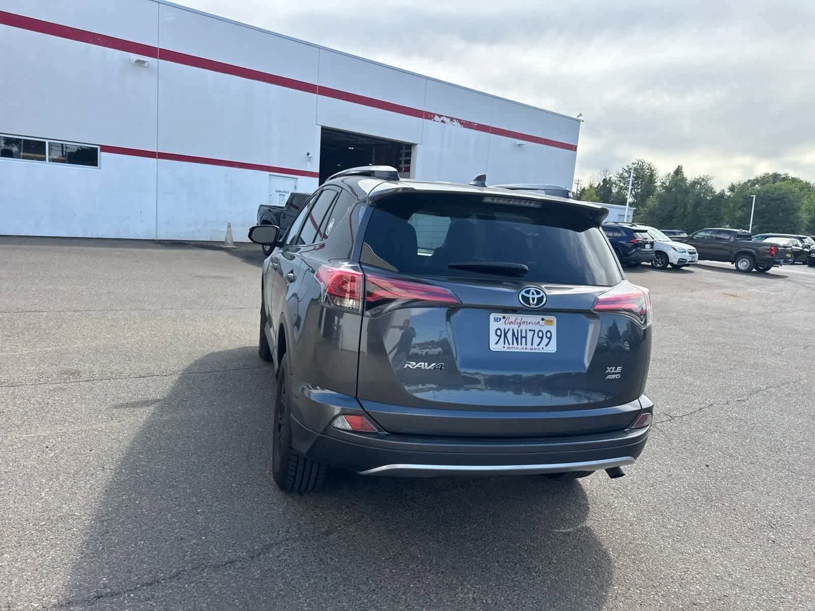 Thumbnail: 2018 Toyota RAV4 - 13