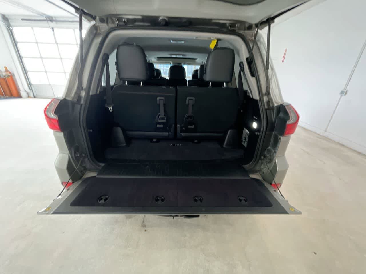 2018 Lexus LX 570 25