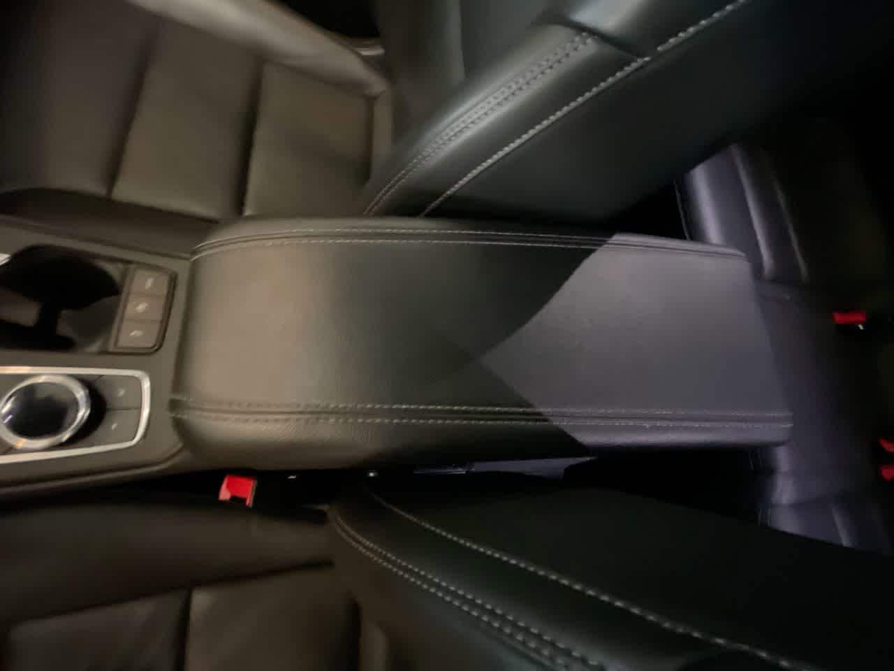 Thumbnail: 2024 Cadillac XT4 - 21