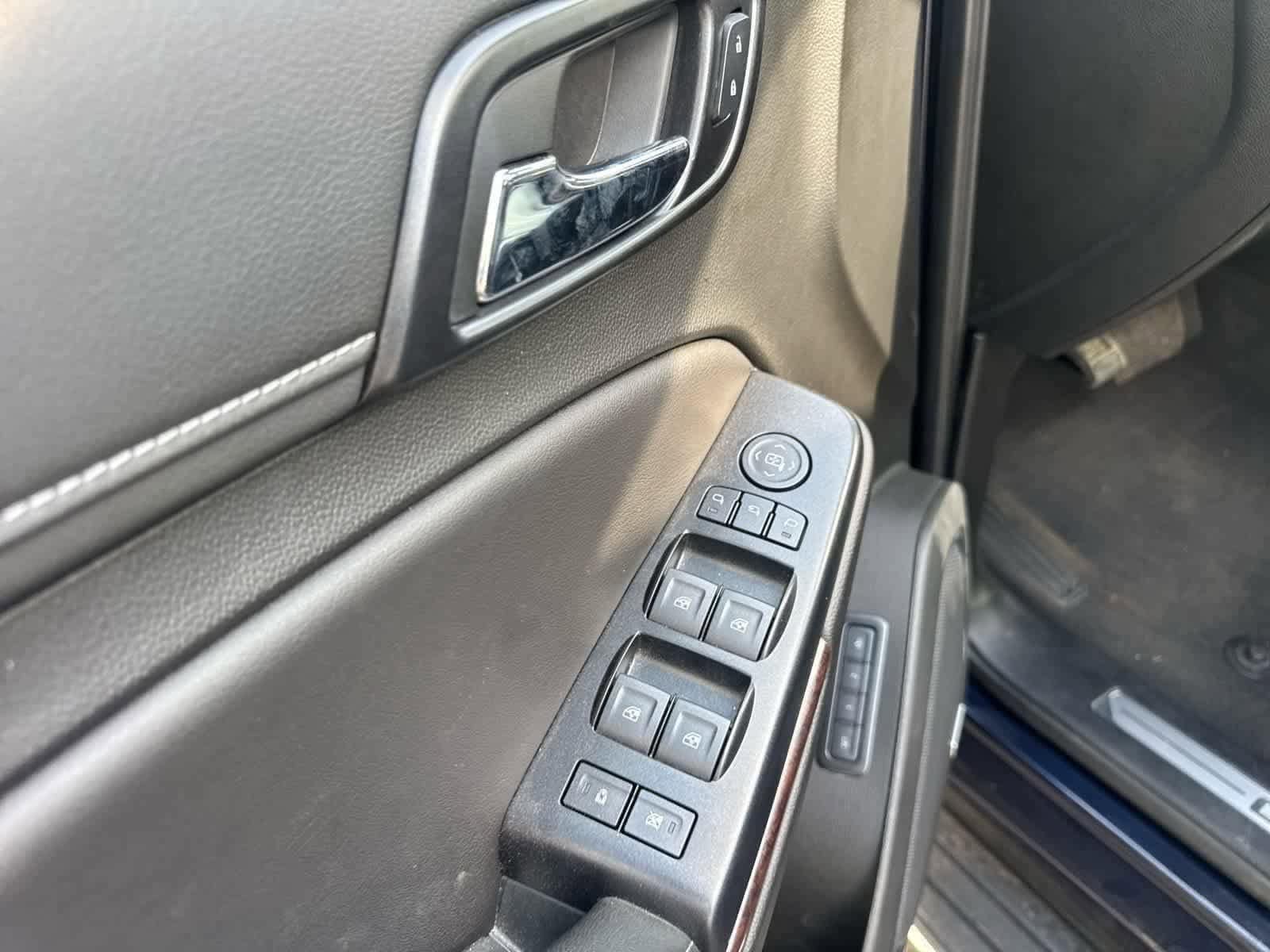 Thumbnail: 2019 GMC Yukon XL - 44