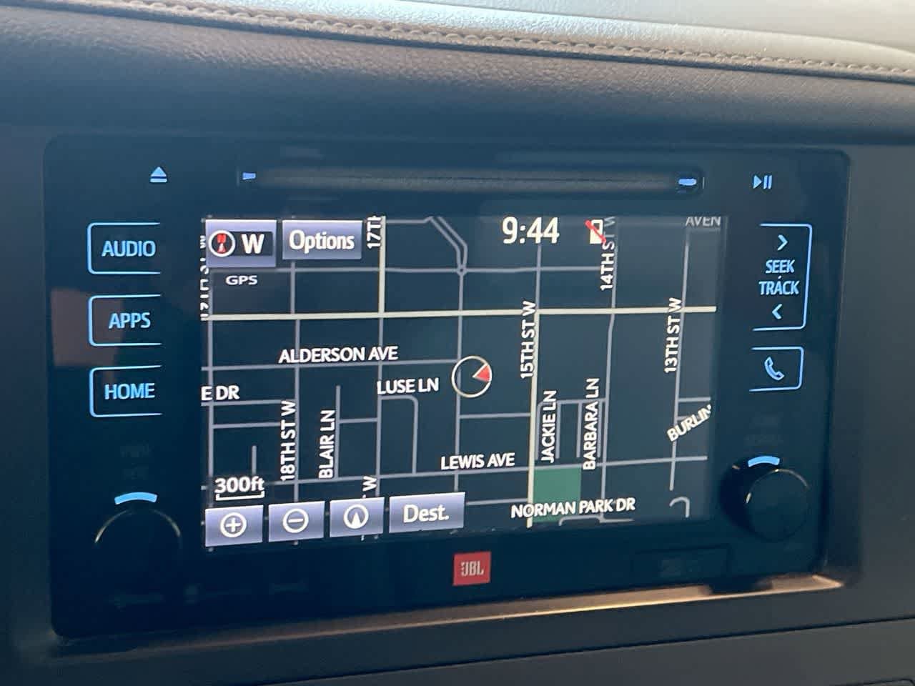 Thumbnail: 2016 Toyota Sienna - 18