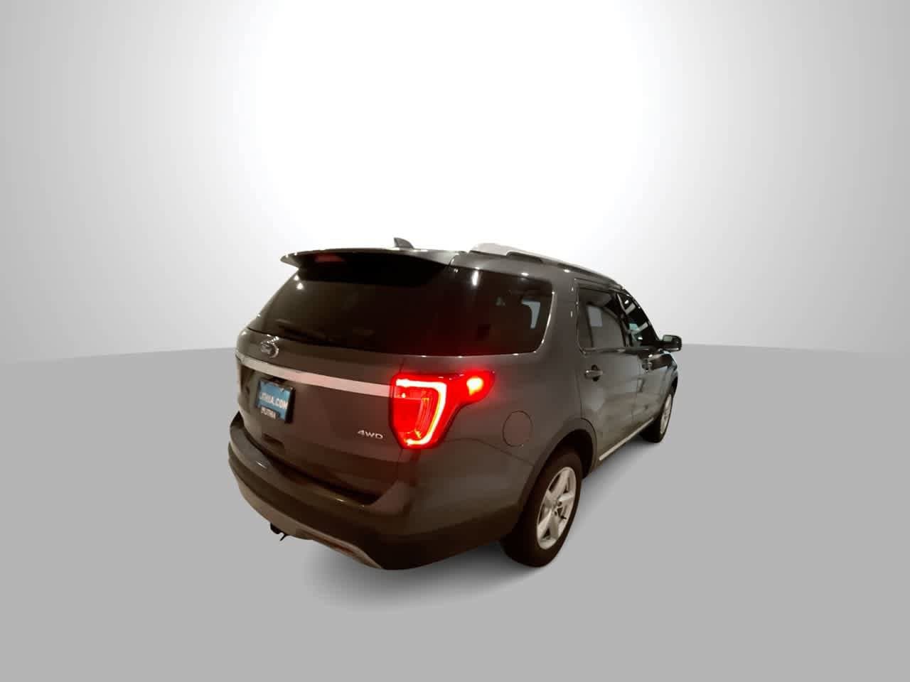 Thumbnail: 2017 Ford Explorer - 8