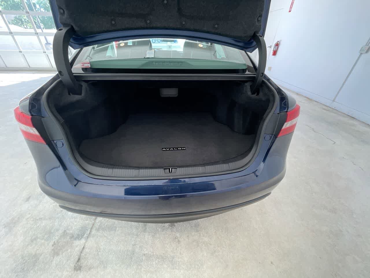 Thumbnail: 2013 Toyota Avalon - 24