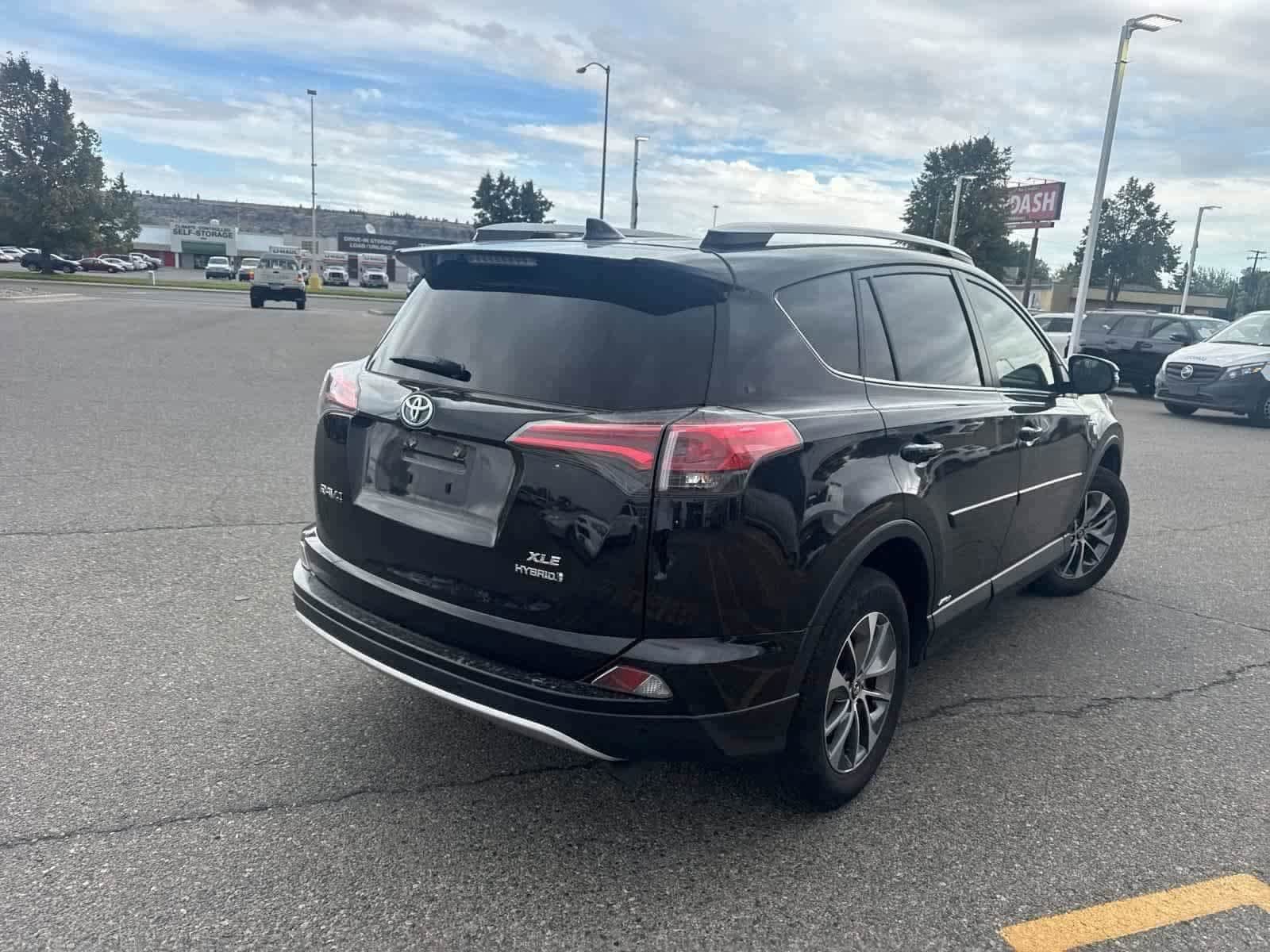 Thumbnail: 2016 Toyota RAV4 - 18