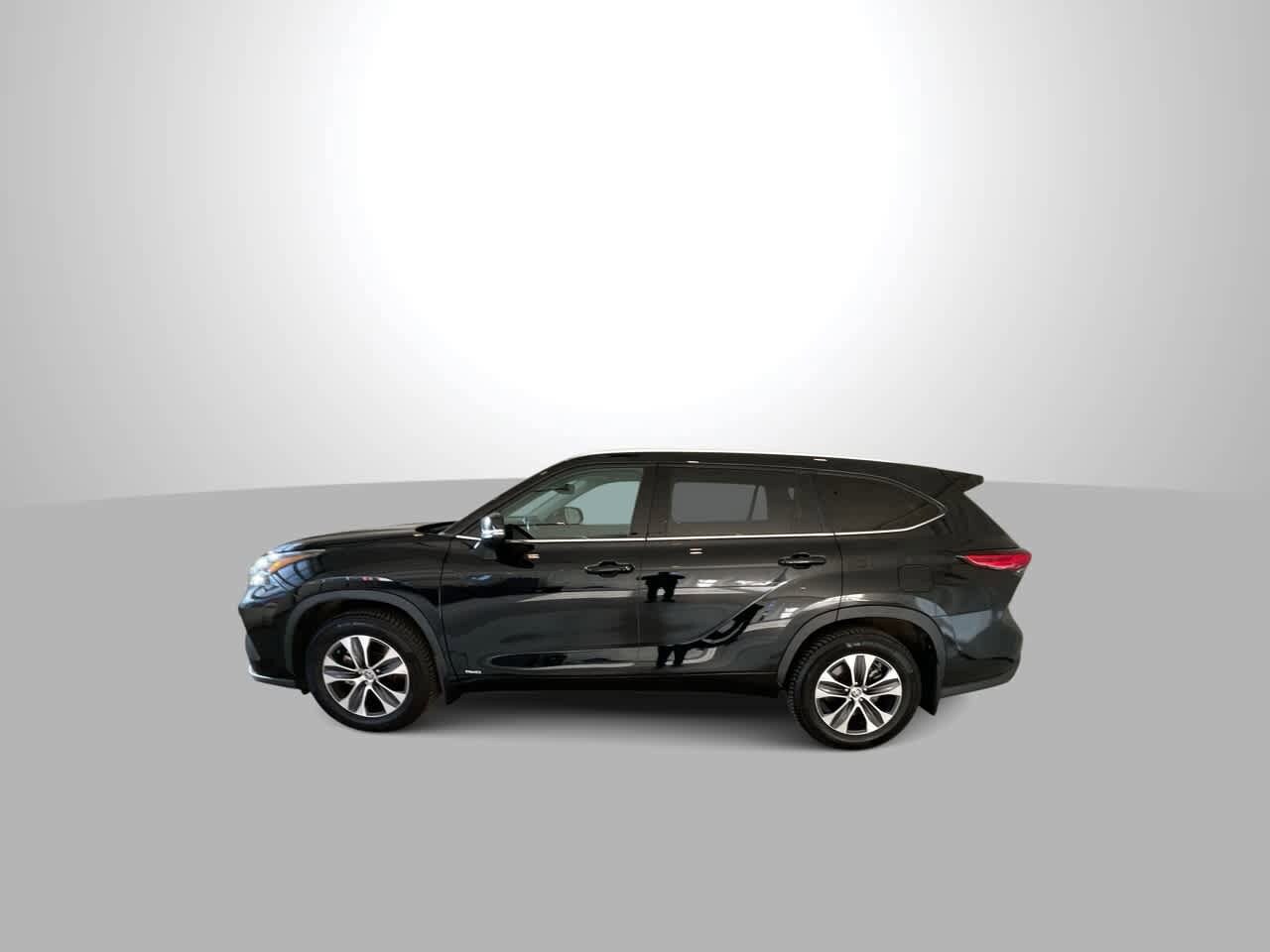 Thumbnail: 2022 Toyota Highlander - 5