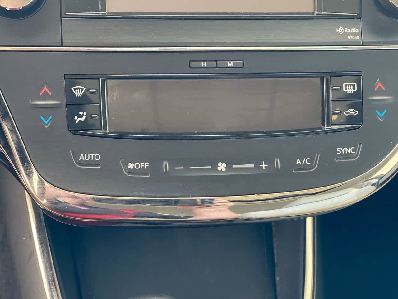 Thumbnail: 2013 Toyota Avalon - 19