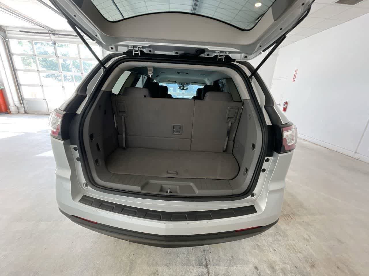 Thumbnail: 2016 Chevrolet Traverse - 20