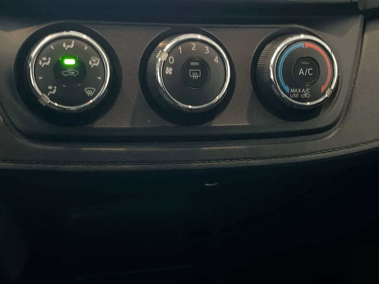 Thumbnail: 2016 Toyota RAV4 - 18