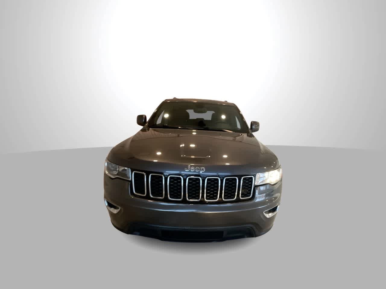 Thumbnail: 2017 Jeep Grand Cherokee - 3