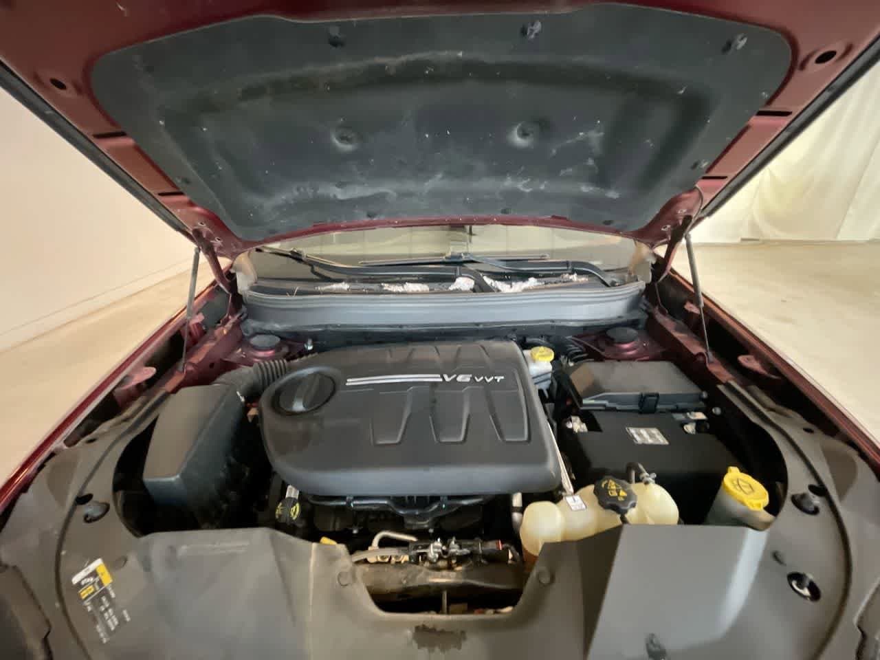 Thumbnail: 2019 Jeep Cherokee - 25