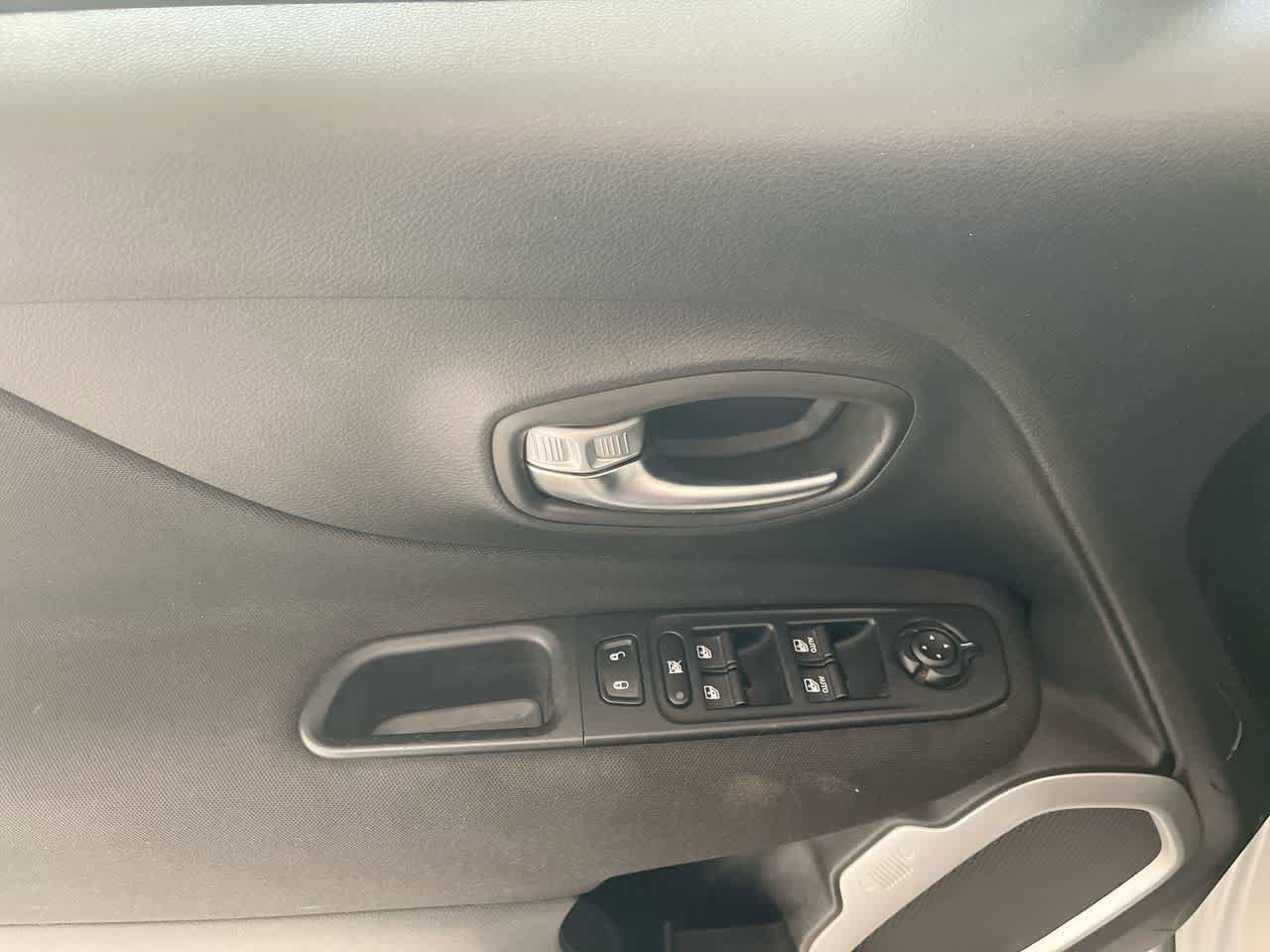 Thumbnail: 2019 Jeep Renegade - 13