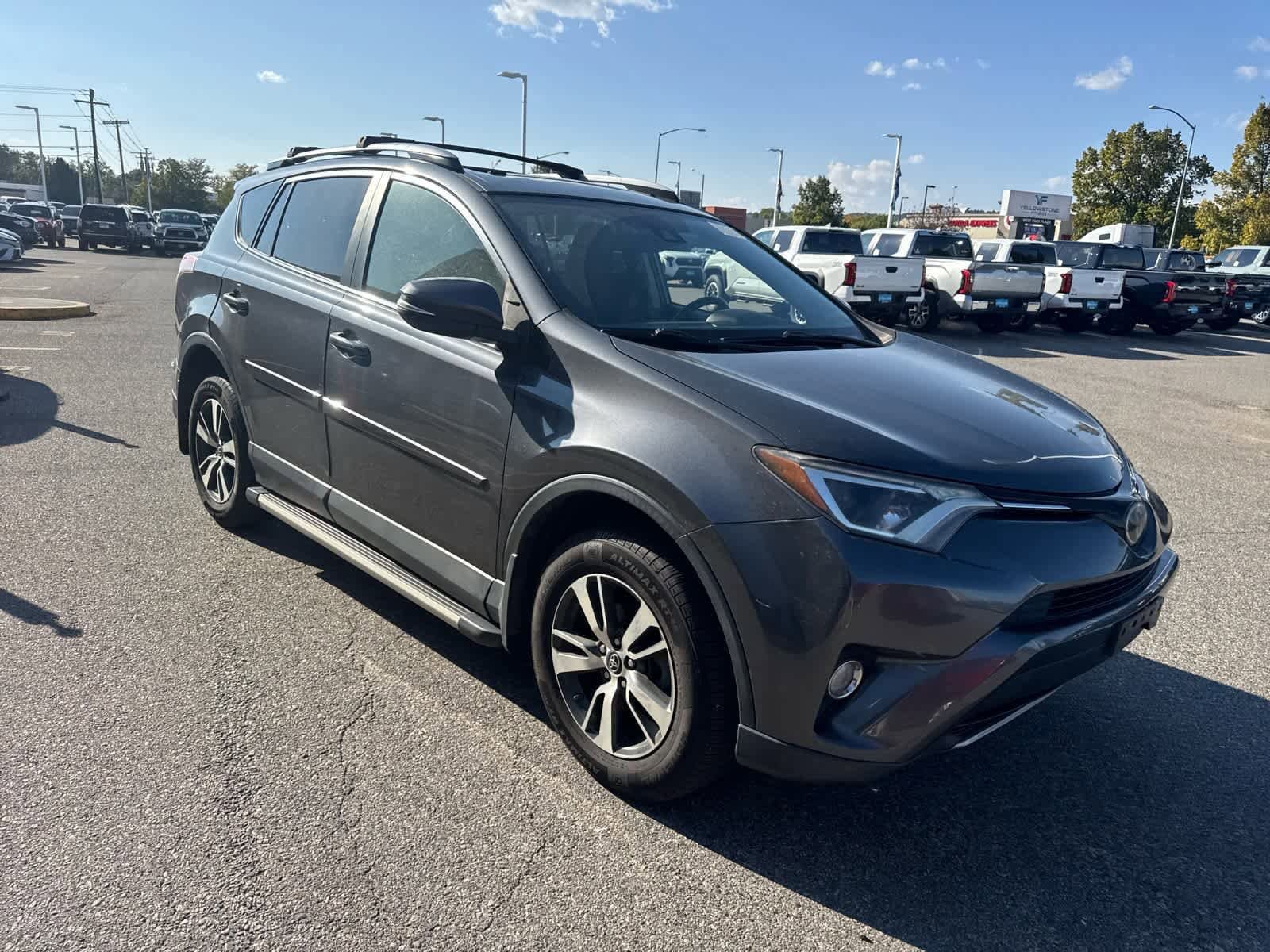 Thumbnail: 2018 Toyota RAV4 - 12