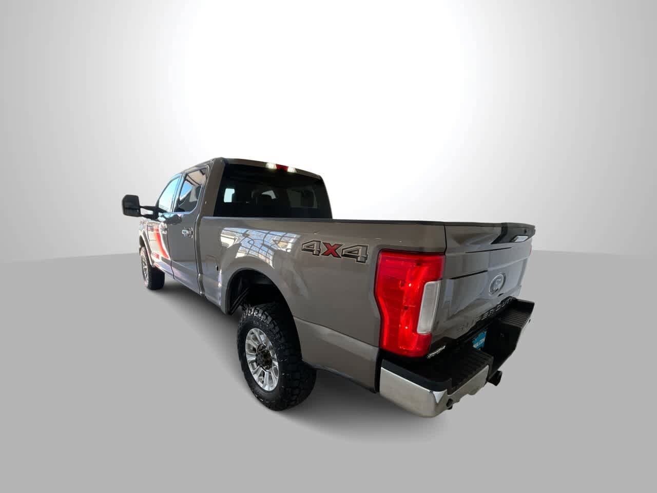 Thumbnail: 2018 Ford Econoline - 6