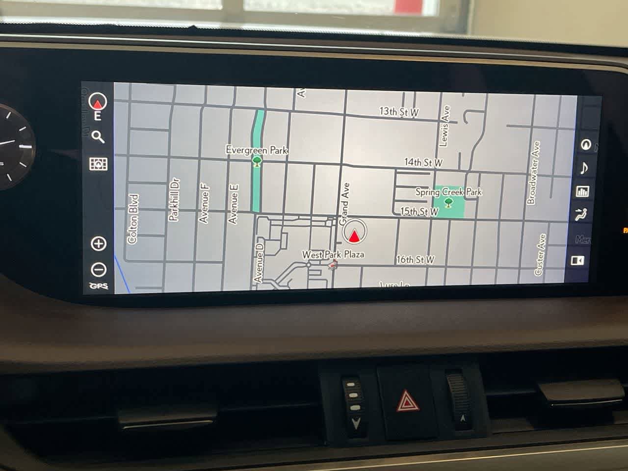 Thumbnail: 2020 Lexus ES - 18