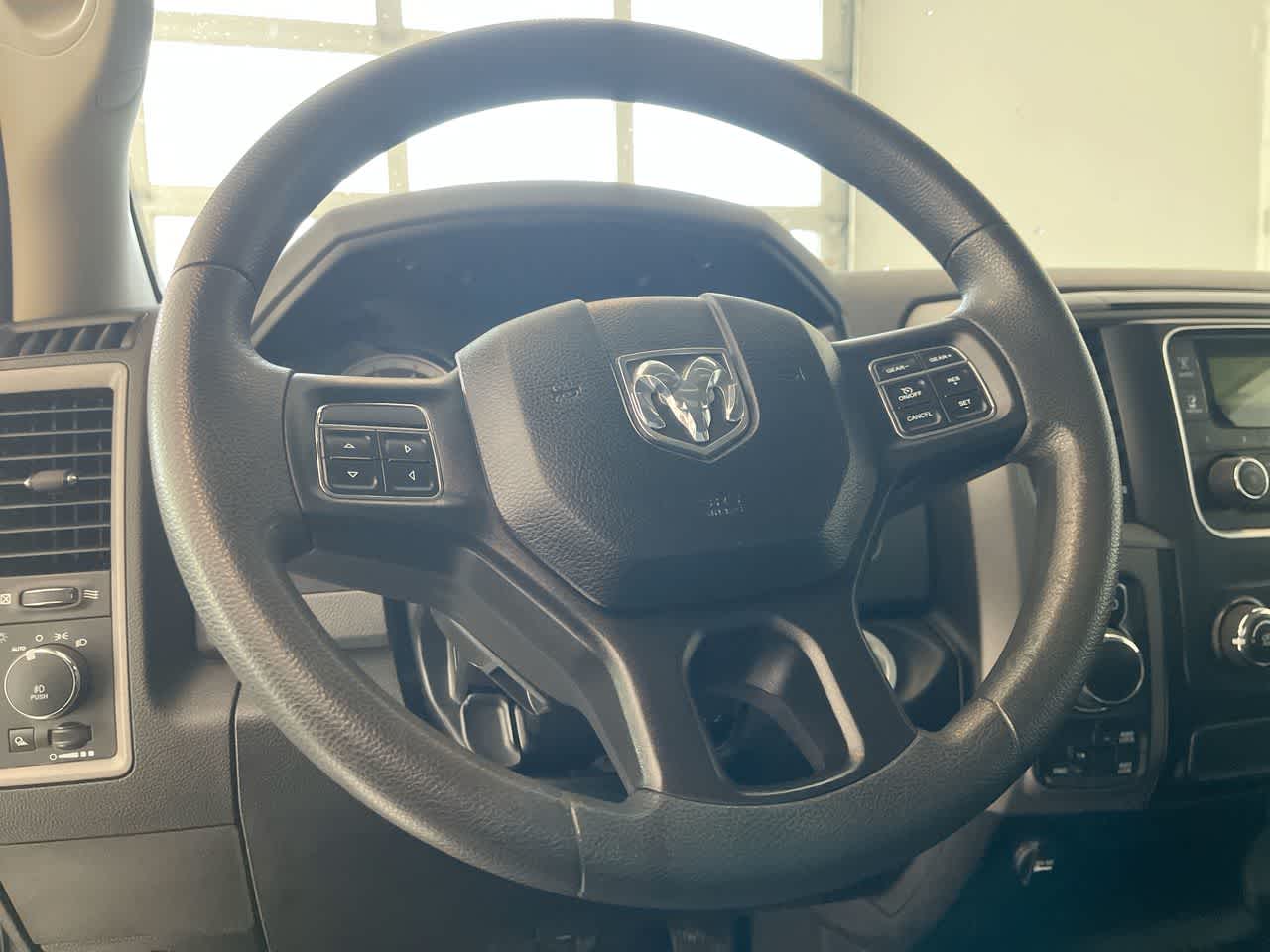 Thumbnail: 2020 RAM 1500 Classic - 14