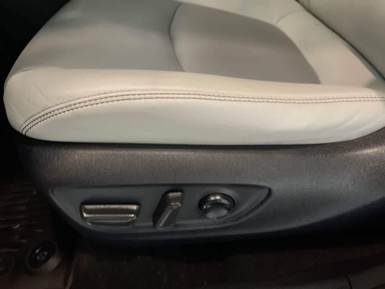 Thumbnail: 2021 Toyota RAV4 - 12