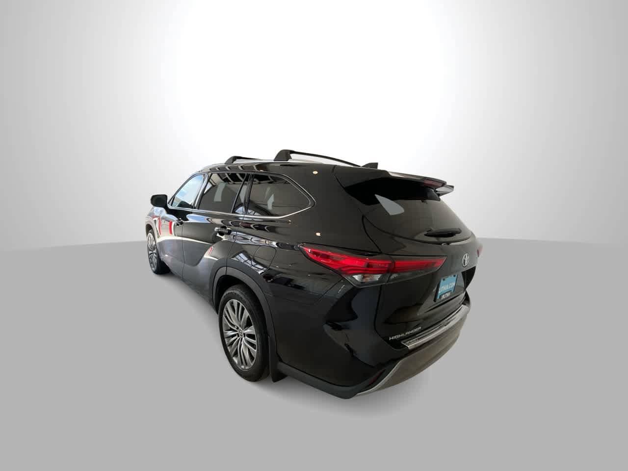 Thumbnail: 2021 Toyota Highlander - 6