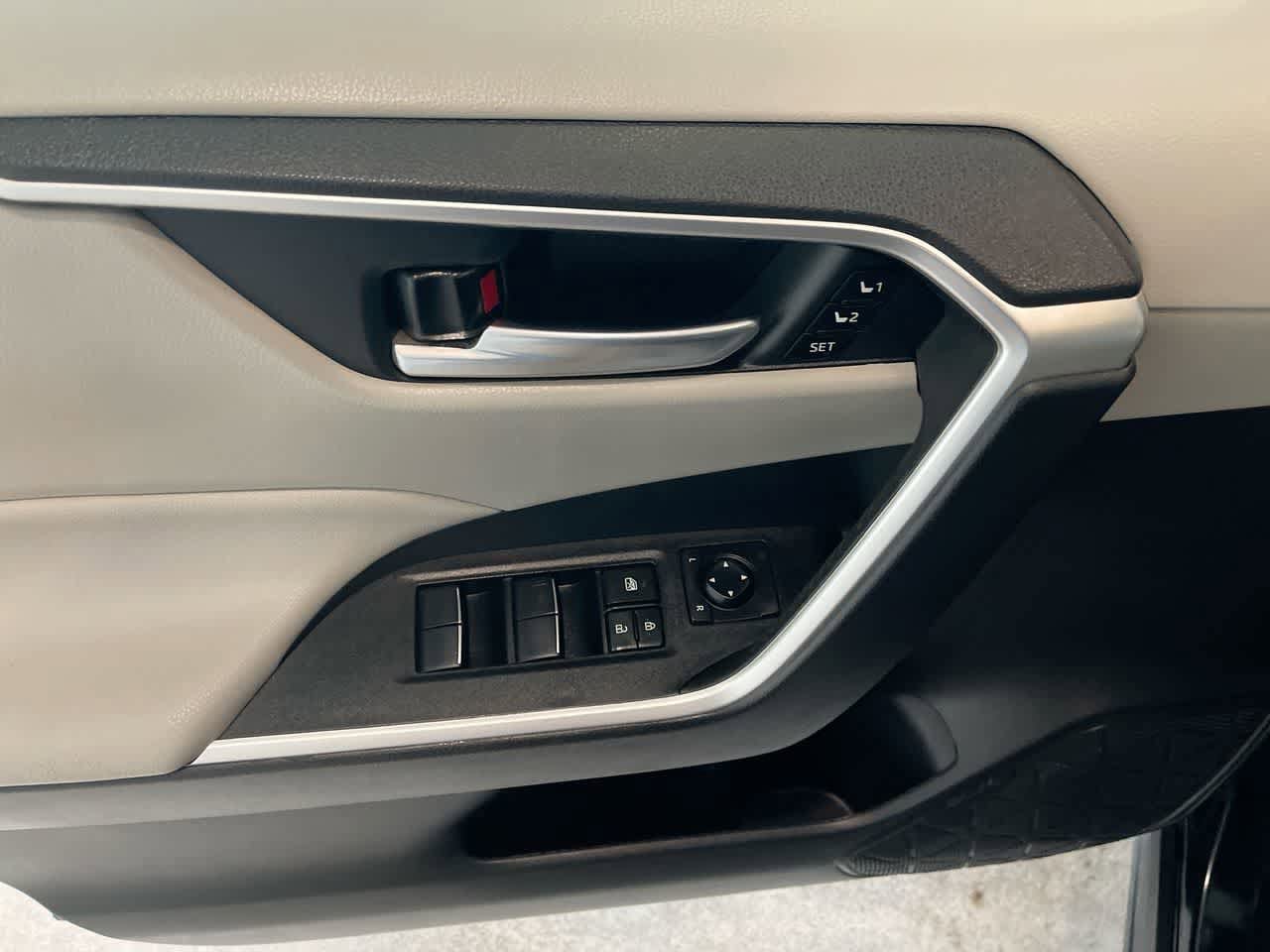 Thumbnail: 2021 Toyota RAV4 - 13