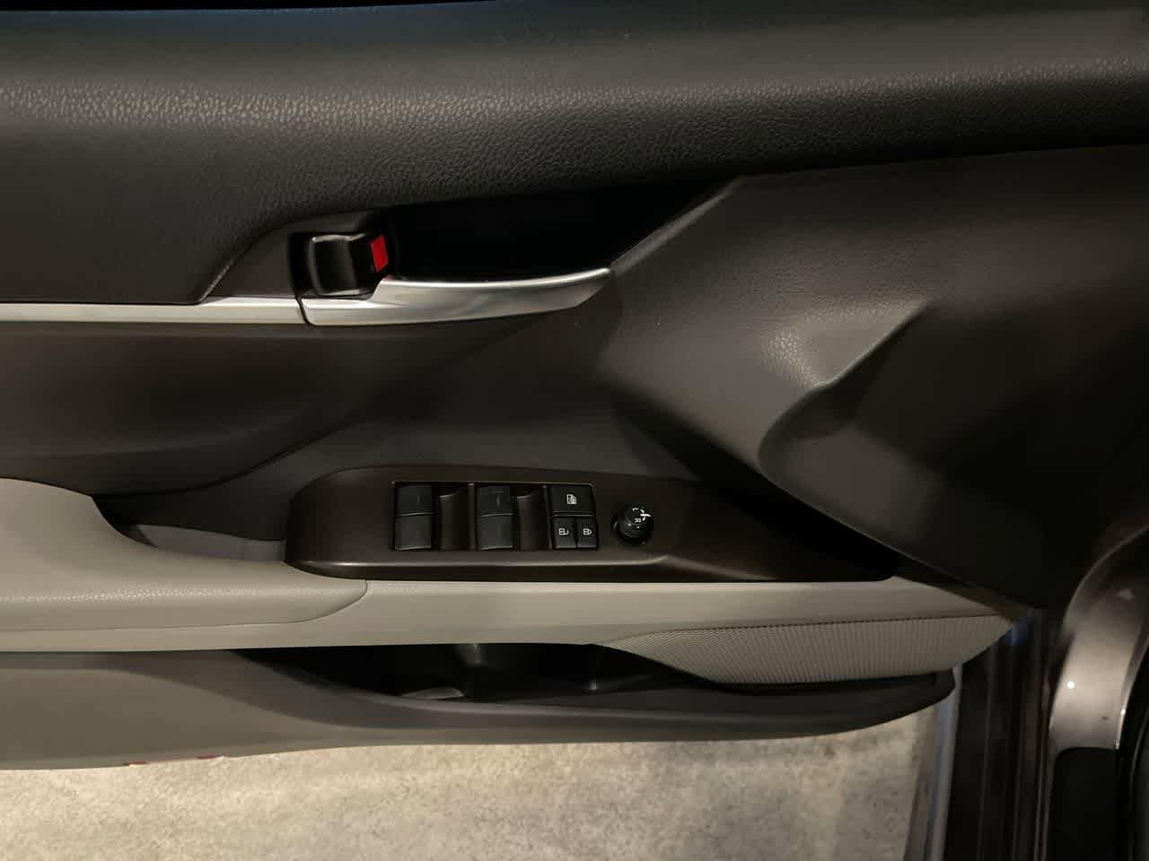 Thumbnail: 2022 Toyota Camry - 13