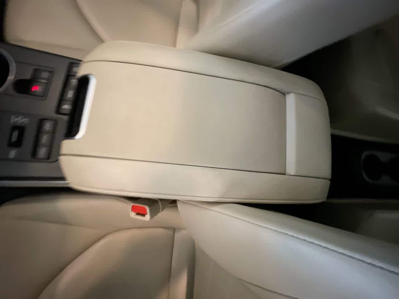 Thumbnail: 2022 Toyota Highlander - 21