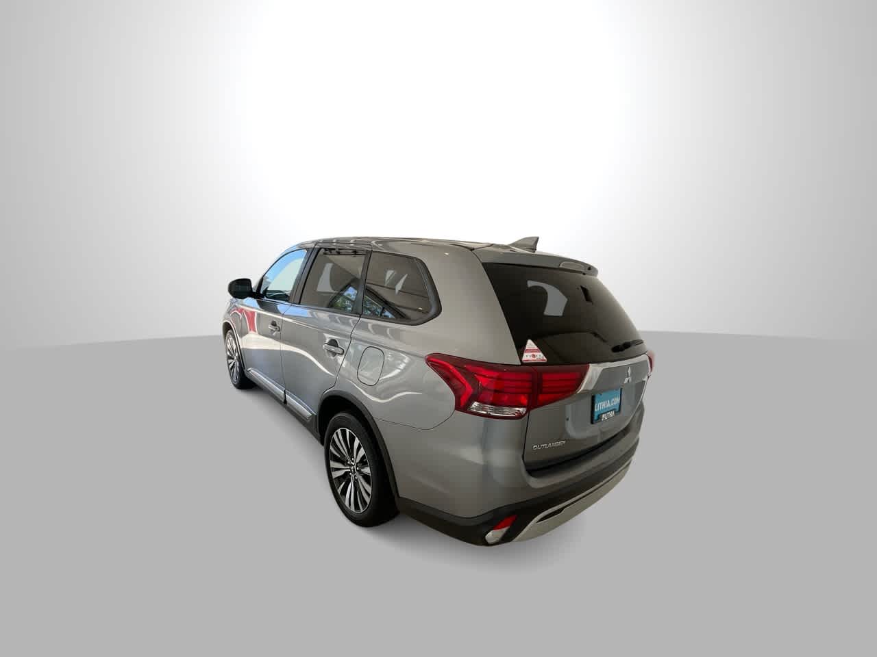 Thumbnail: 2020 Mitsubishi Outlander - 5