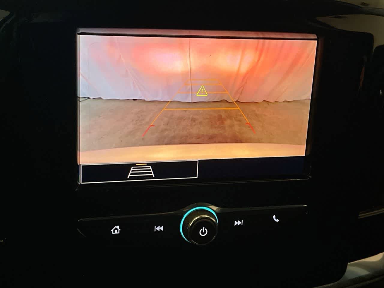 Thumbnail: 2021 Chevrolet Traverse - 17