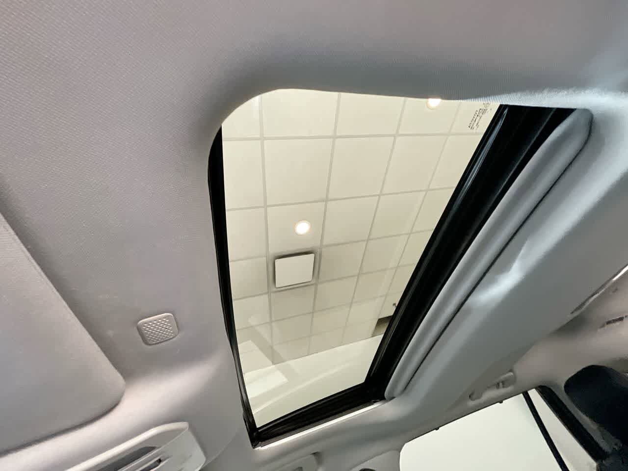 Thumbnail: 2022 Toyota Highlander - 22