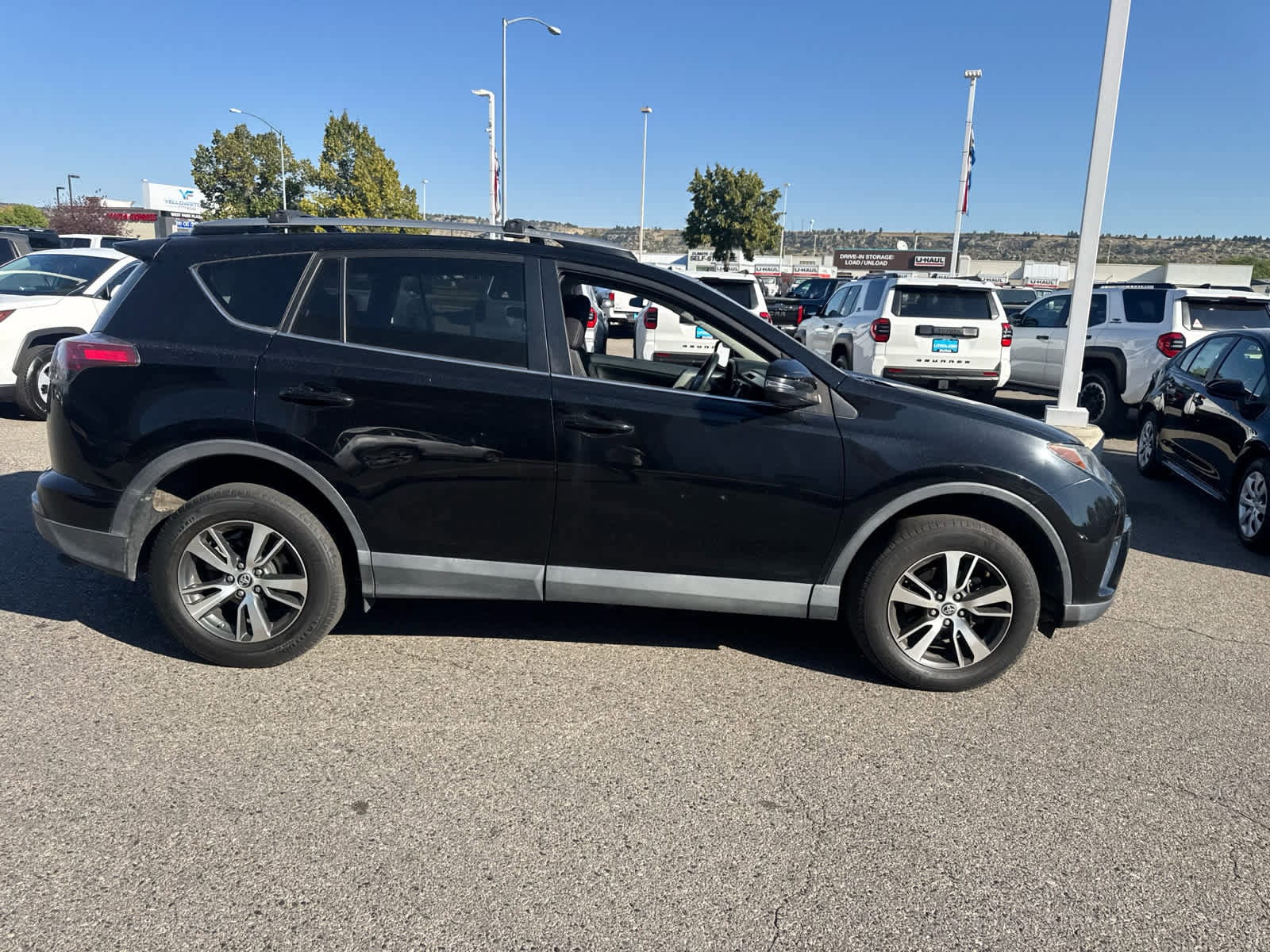 Thumbnail: 2018 Toyota RAV4 - 10