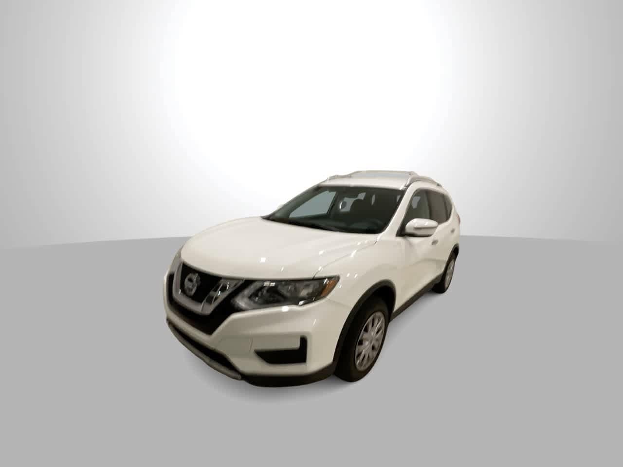Thumbnail: 2017 Nissan Rogue - 4