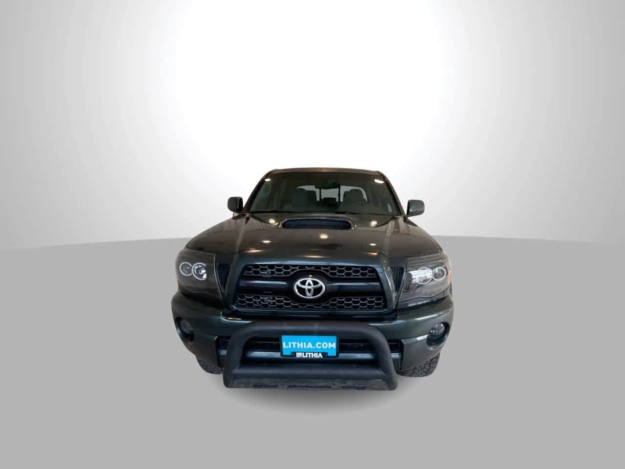 Thumbnail: 2011 Toyota Tacoma - 3